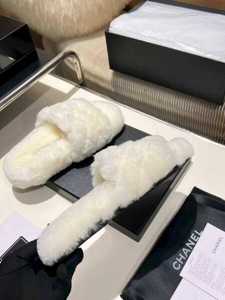 Меховые тапочки Chanel k6144736-6