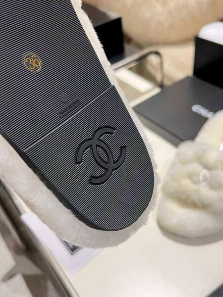 Меховые тапочки Chanel женский натуральный мех белый k6144736-1-4