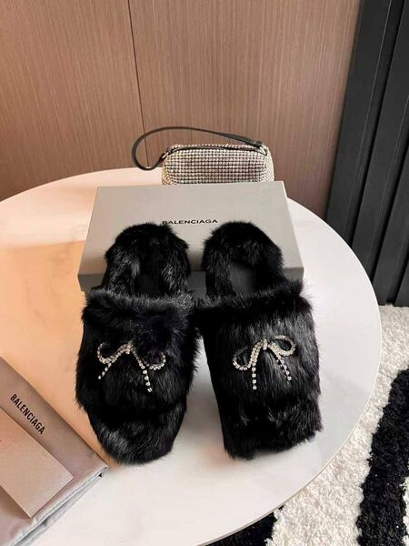 Меховые тапочки Balenciaga женский черный c3272025-1-6