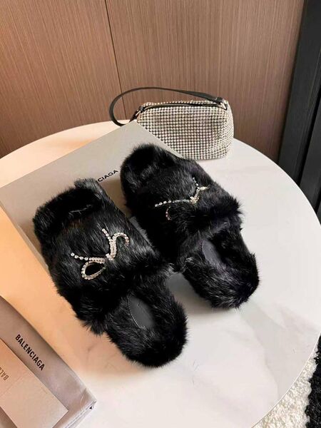 Меховые тапочки Balenciaga женский черный c3272025-1-7