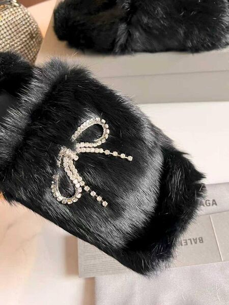 Меховые тапочки Balenciaga женский черный c3272025-1-5