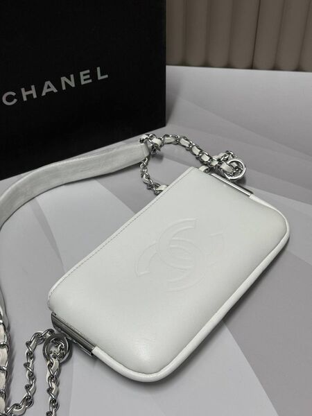 Сумка Chanel женский кожа белый c8796167-1