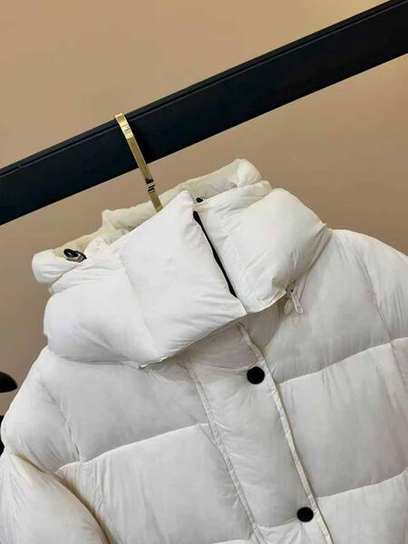 Пуховик женский Prada женский пух перо белый d1338662-1-4