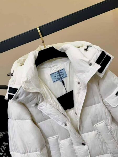 Пуховик женский Prada женский пух перо белый d1338662-1-6