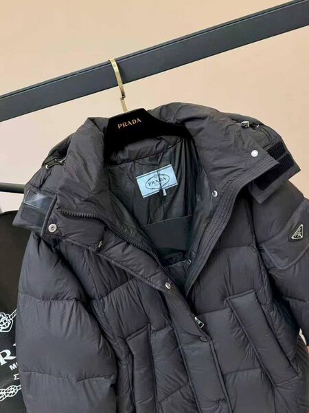 Пуховик женский Prada женский пух перо черный w2111644-1-3