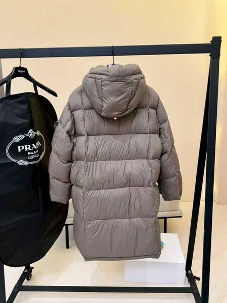 Пуховик женский Prada женский пух перо графитовый b6481978-1-6