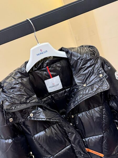 Пуховик женский Moncler женский пух перо черный z4154738-1-4