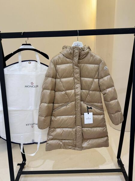 Пуховик женский Moncler g7501257-4