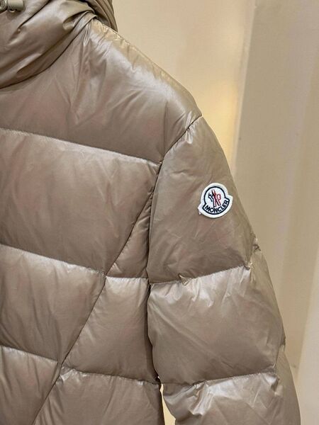 Пуховик женский Moncler женский пух перо бежевый g7501257-1-5
