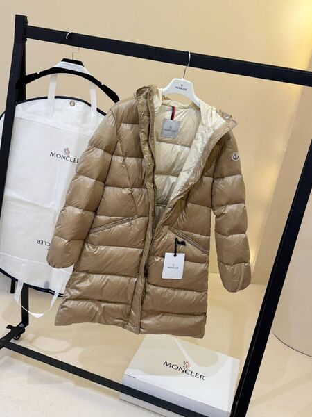 Пуховик женский Moncler женский пух перо бежевый g7501257-1-2