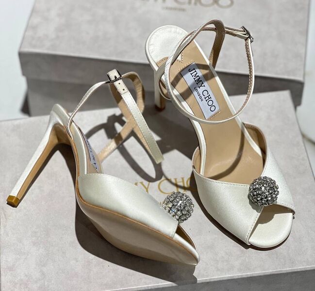 Босоножки Jimmy Choo женский кожа белый 138740