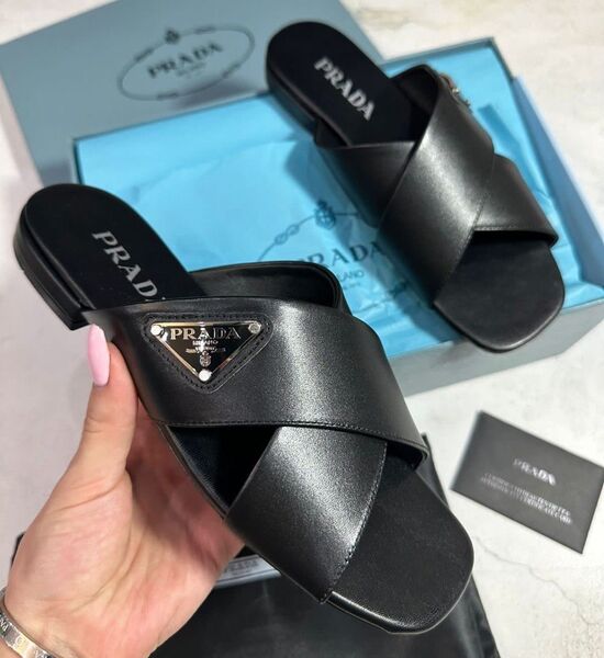 Шлепки Prada женский кожа черный 107657