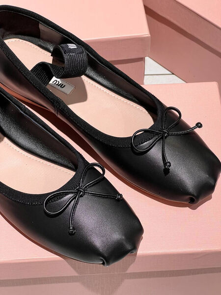 Балетки Miu Miu женский кожа черный 146835-2