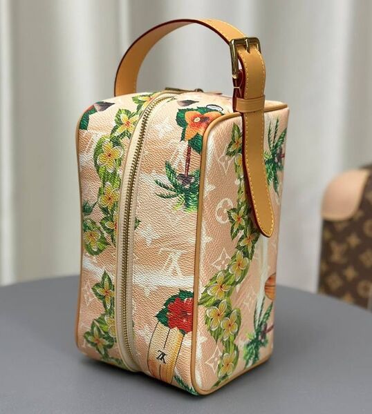 Несессер косметичка Louis Vuitton женский кожа бежевый 156011