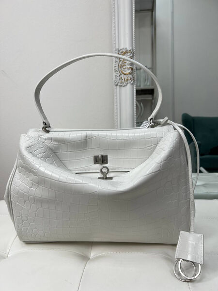 Сумка Balenciaga Rodeo женский кожа белый 152935-2