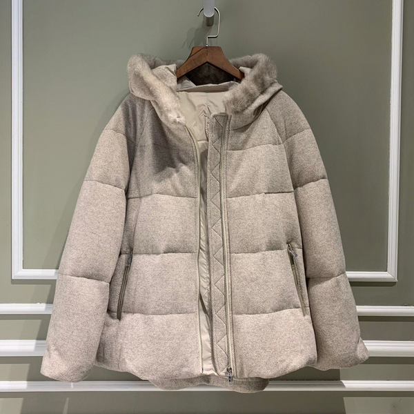 Пуховик Loro Piana женский бежевый 62821-2