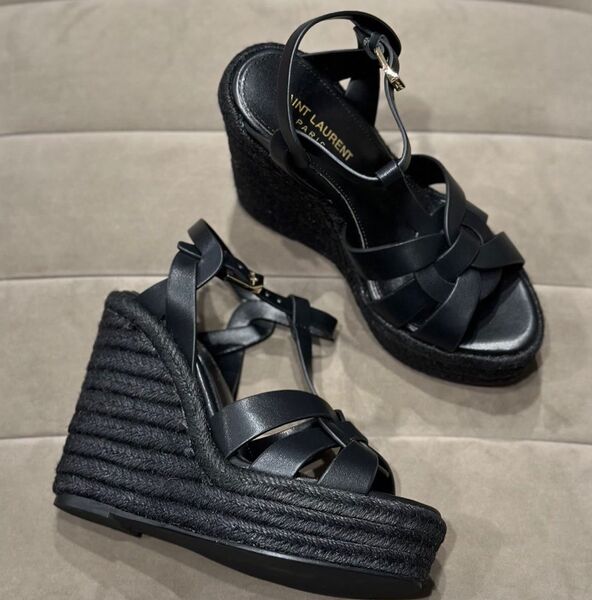 Босоножки Saint Laurent женский кожа черный 122195