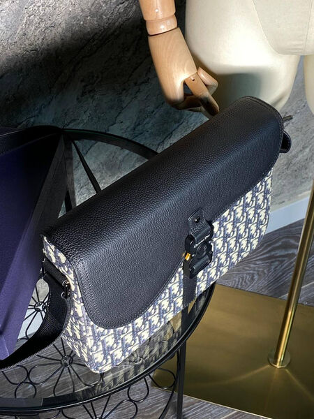 Мужская сумка мессенджер Christian Dior мужской кожа swift черный,белый 133569-6