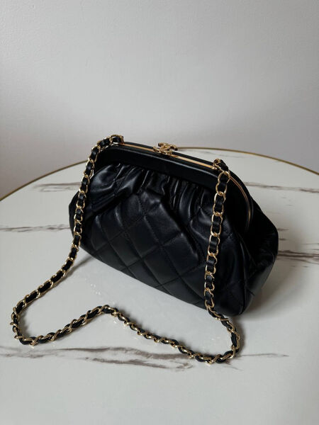 Сумка Chanel женский кожа черный 157332-2