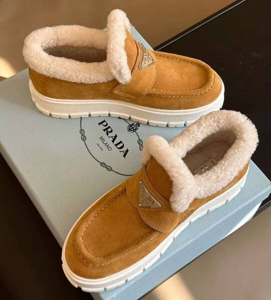 Лоферы Prada женский замша 127348