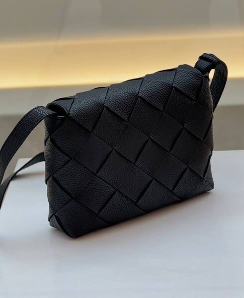 Мужская сумка мессенджер Bottega Veneta мужской кожа черный 193786-8