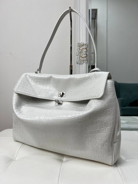Сумка Balenciaga Rodeo женский кожа белый 152936-2