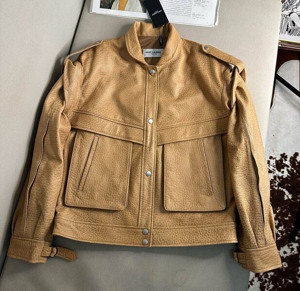 Куртка Saint Laurent женский кожа светло-бежевый 160256