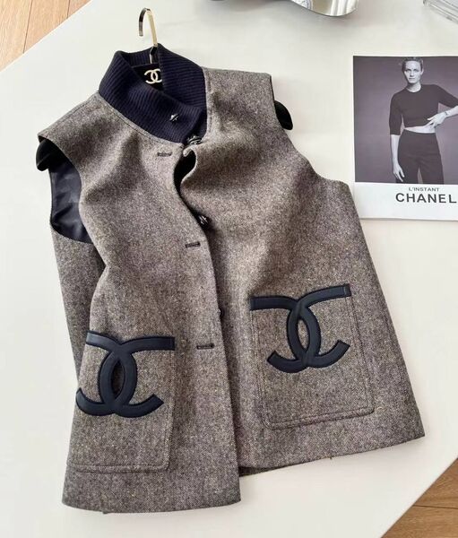 Жилет Chanel женский графитовый 199424