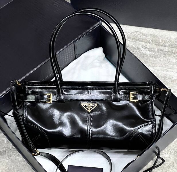 Сумка Prada женский кожа черный 133278