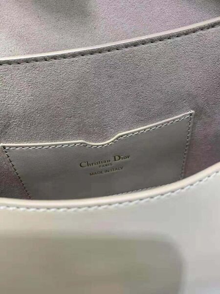 Сумка Christian Dior средняя женский кожа бежевый 74275-3