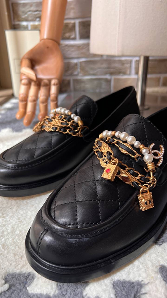 Лоферы Chanel женский кожа черный 39928-7