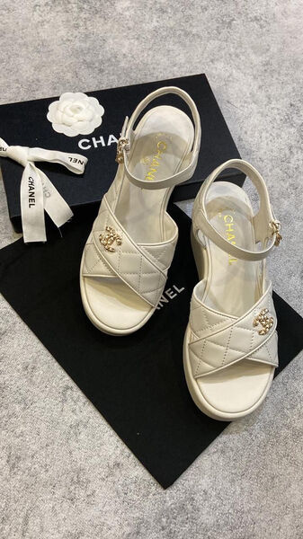 Босоножки Chanel женский кожа бежевый 114086-2