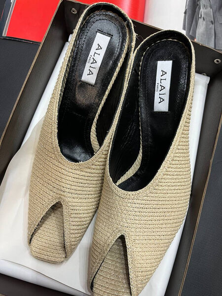 Мюли Alaïa женский текстиль бежевый 155855-2