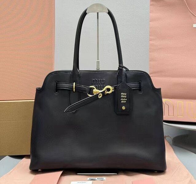 Сумка Miu Miu женский кожа черный 150385