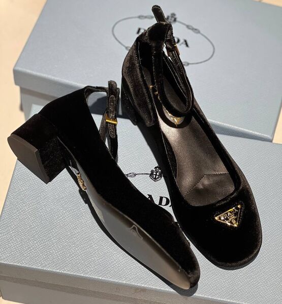 Туфли Prada женский черный 139923