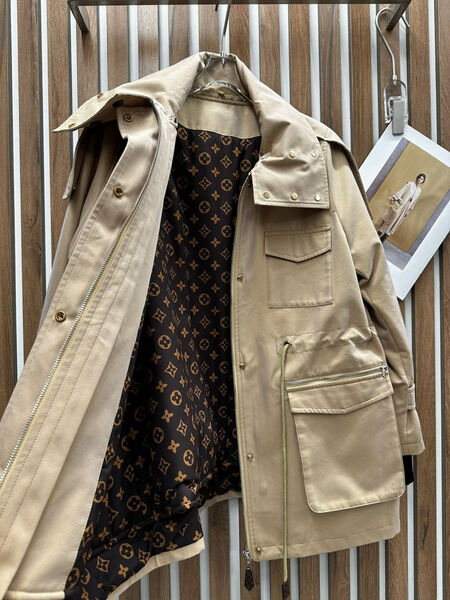 Куртка Louis Vuitton женский бежевый 164614-4