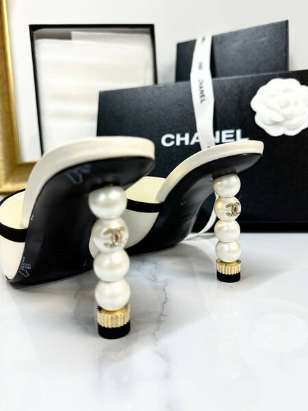 Шлепки Chanel женский кожа белый 192151-3