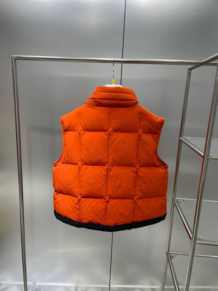 Жилет Moncler женский оранжевый 141352-2