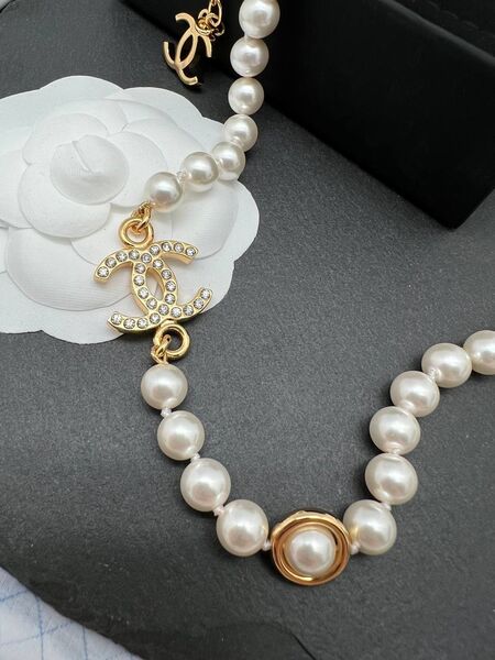 Колье Chanel белый 175843-3