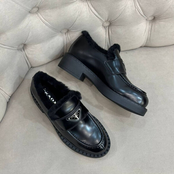 Лоферы Prada женский кожа черный 164469-3