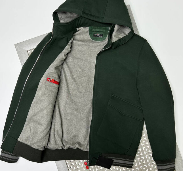 Мужской костюм Kiton мужской болотный 136910-3