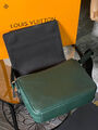 Мужская сумка мессенджер Louis Vuitton мужской кожа болотный 132079-5