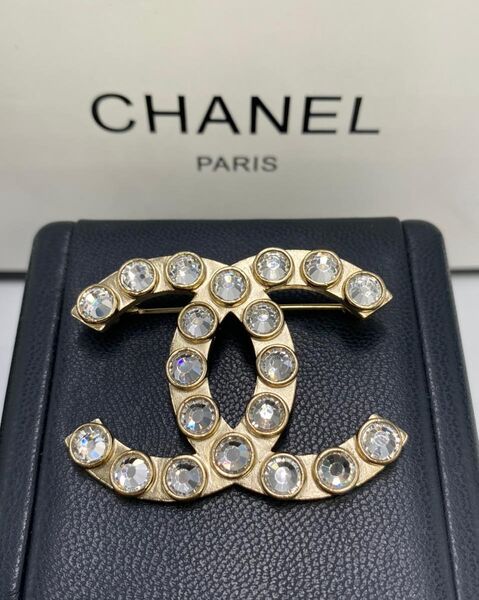 Брошь Chanel 10484-2
