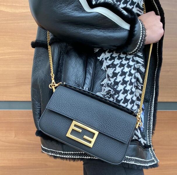 Сумка Fendi Baguette женский кожа черный 74501