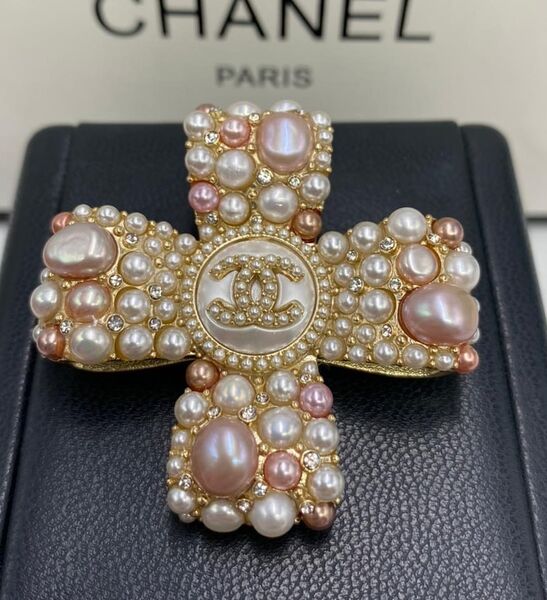 Брошь Chanel 10491