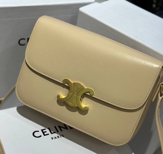 Сумка Celine Triomphe женский кожа бежевый 125248