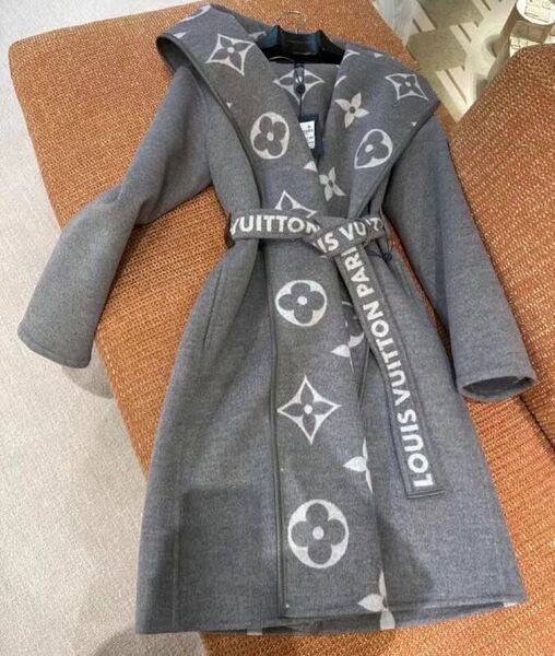 Пальто Louis Vuitton женский графитовый 56088