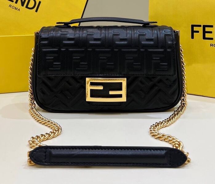 Сумка Fendi женский кожа черный 142099