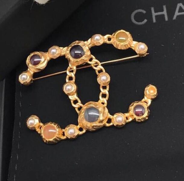 Брошь Chanel 10392