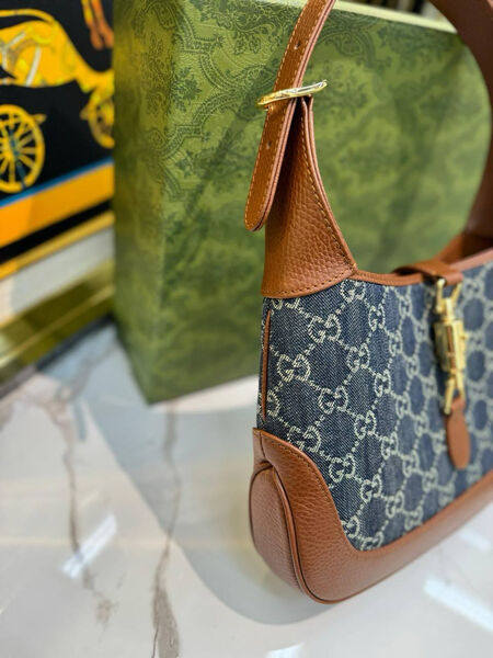 Сумка Gucci женский кожа черный 137907-6